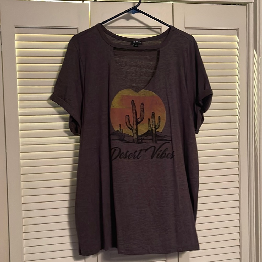 Torrid Choker Tee NWOT!!